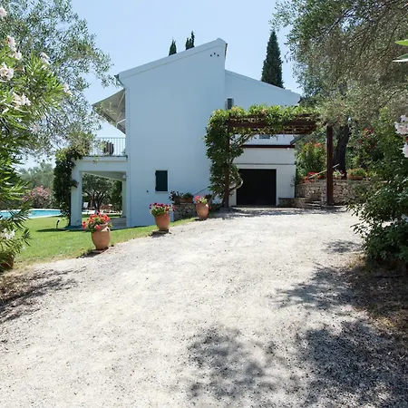 Aquila Villa