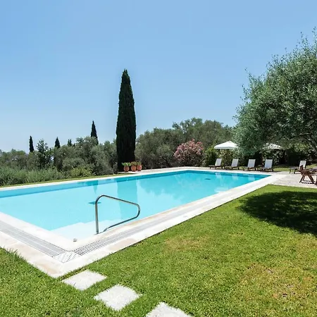 Aquila Villa